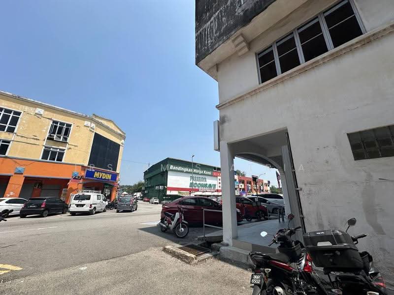 Kedai / Pejabat untuk Disewa di Semenyih (Selangor) - Irsyam Sjatria - PropertyGuru.com.my