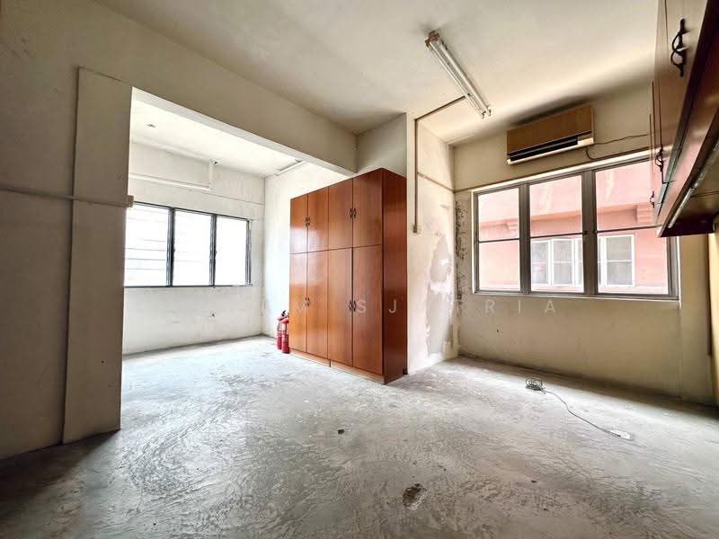 Kedai / Pejabat untuk Disewa di Semenyih (Selangor) - Irsyam Sjatria - Interior - PropertyGuru.com.my