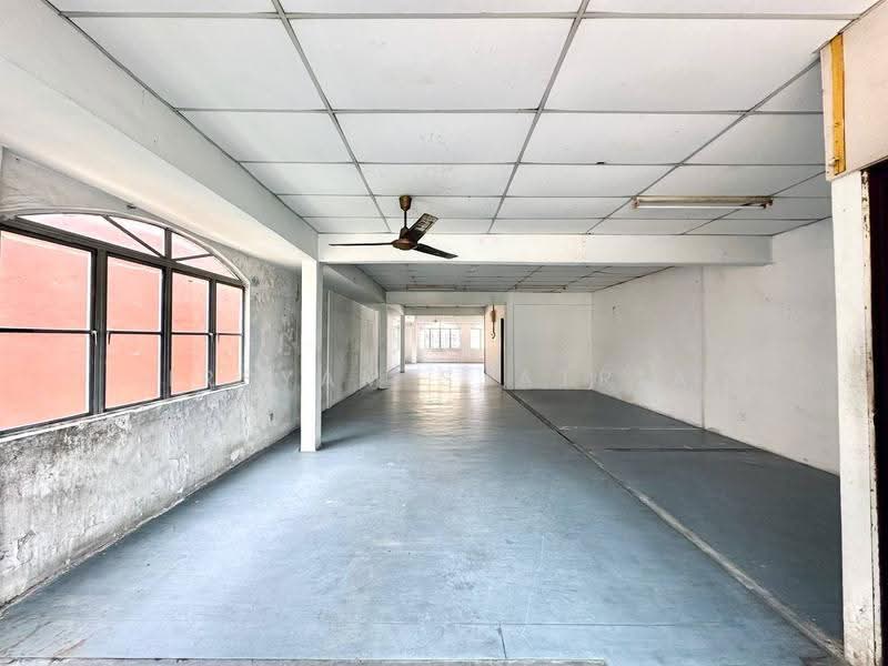Kedai / Pejabat untuk Disewa di Semenyih (Selangor) - Irsyam Sjatria - Interior - PropertyGuru.com.my