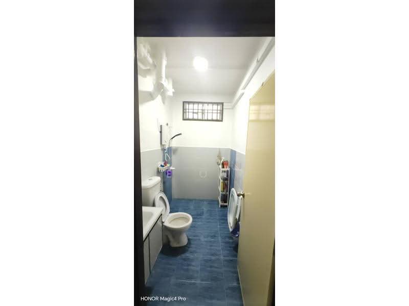Apartment for Rent at Indah Court Apartment - JE ONG - Bathroom - PropertyGuru.com.my