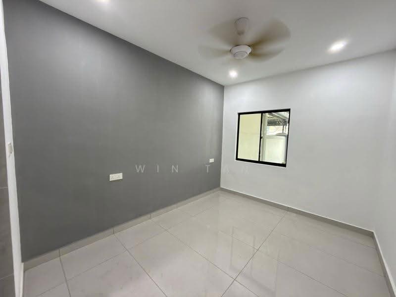 1-storey Terraced House for Sale in Taman Universiti (Sri Gading) - Win Tan - Interior - PropertyGuru.com.my