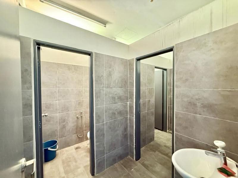 Factory for Rent in Kawasan Perusahaan Sungai Lokan (Butterworth) - Leon Tan - Bathroom - PropertyGuru.com.my