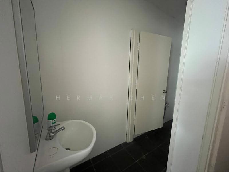 Shop for Rent in Southkey (Johor Bahru) - Herman Chen - Bathroom - PropertyGuru.com.my