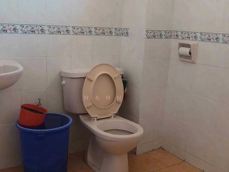 Rumah Teres untuk Dijual di Bandar Bukit Puchong (Puchong) - Hann . - Bathroom - PropertyGuru.com.my