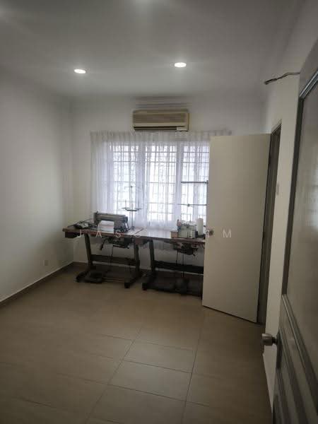 Terraced House for Sale in Batu 9 (Cheras) - Jason Lim - Study - PropertyGuru.com.my