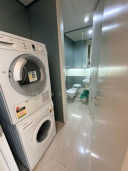 Kondominium untuk Disewa di Condominium @ The Troika - Albert . - Bathroom - PropertyGuru.com.my