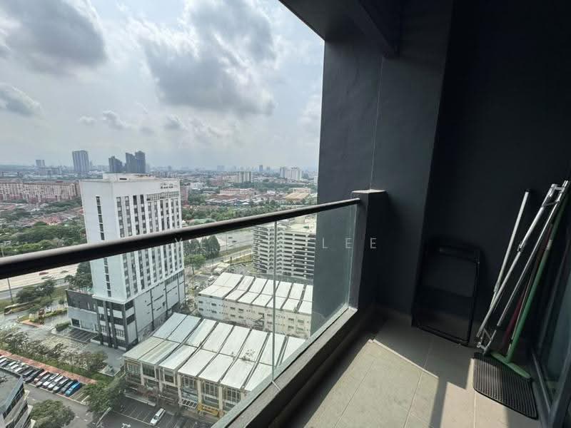 Kediaman Servis untuk Dijual di Aera Residence - Yeevy Lee - Balcony - PropertyGuru.com.my