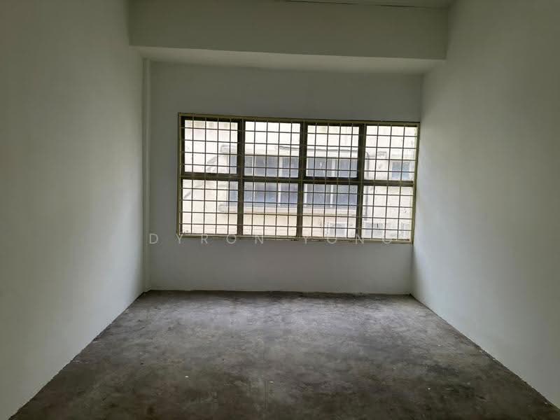Shop for Rent in Pusat Perdagangan Seri Kembangan (Seri Kembangan) - Dyron Yong - Interior - PropertyGuru.com.my