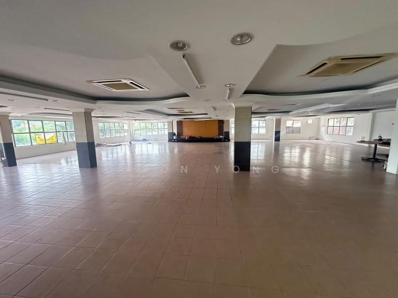 Shop for Rent in Pusat Perdagangan Seri Kembangan (Seri Kembangan) - Dyron Yong - Interior - PropertyGuru.com.my