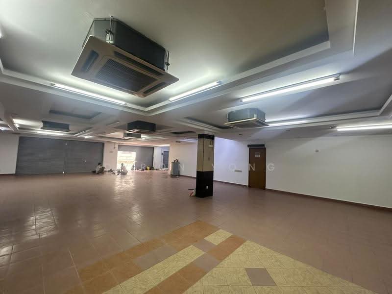Shop for Rent in Pusat Perdagangan Seri Kembangan (Seri Kembangan) - Dyron Yong - Interior - PropertyGuru.com.my