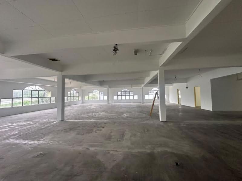 Shop for Rent in Pusat Perdagangan Seri Kembangan (Seri Kembangan) - Dyron Yong - Interior - PropertyGuru.com.my