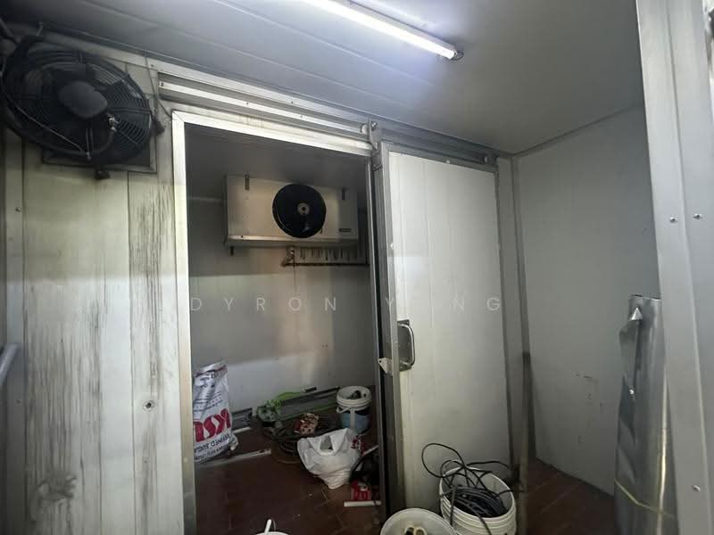 Shop for Rent in Pusat Perdagangan Seri Kembangan (Seri Kembangan) - Dyron Yong - Interior - PropertyGuru.com.my