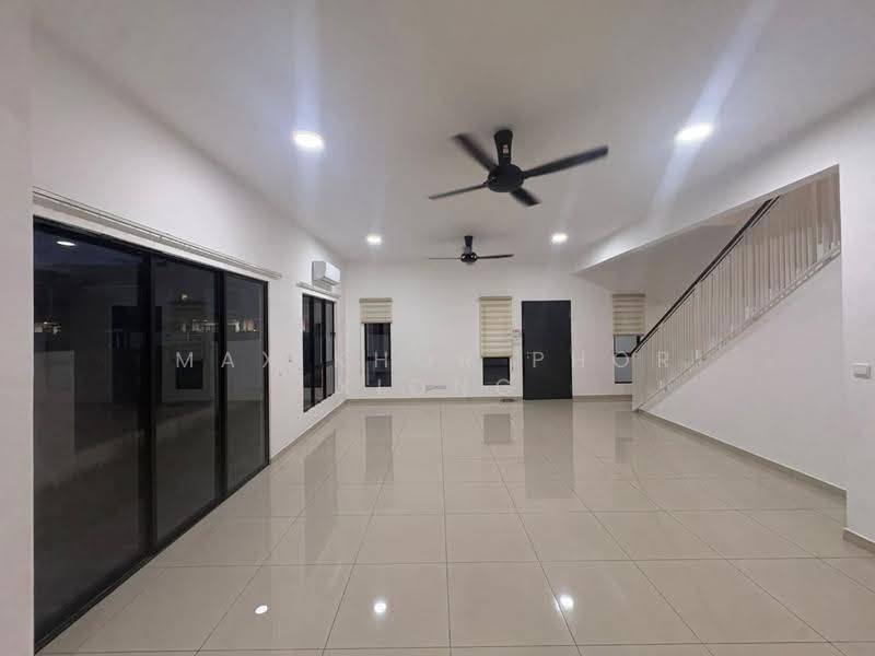 Rumah Bandar untuk Disewa di Shah Alam (Selangor) - Max Khor Phor xiong - Living Room - PropertyGuru.com.my