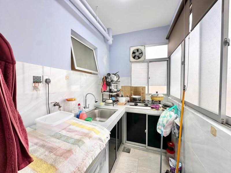 Apartment for Sale at De Bayu Apartment - Nana Cheah - Kitchen - PropertyGuru.com.my