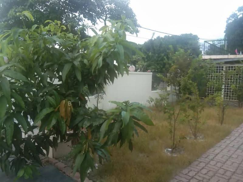 Bungalow House for Sale in Taman Yarl (Jalan Klang Lama (Old Klang Road)) - Billy Chan - Exterior - PropertyGuru.com.my