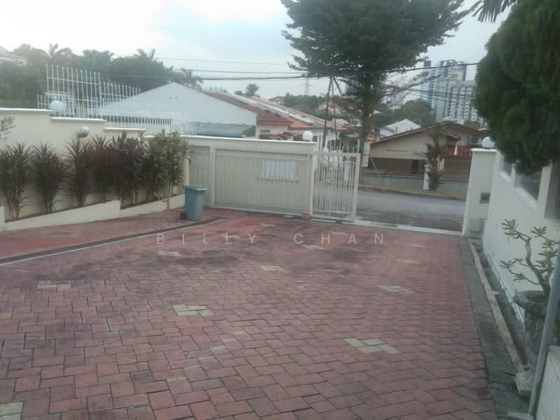 Bungalow House for Sale in Taman Yarl (Jalan Klang Lama (Old Klang Road)) - Billy Chan - Exterior - PropertyGuru.com.my