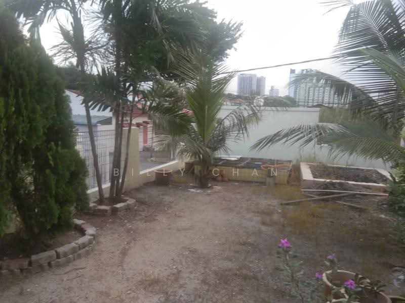 Bungalow House for Sale in Taman Yarl (Jalan Klang Lama (Old Klang Road)) - Billy Chan - Exterior - PropertyGuru.com.my