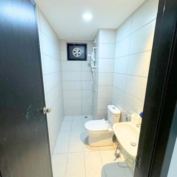 Kediaman Servis untuk Dijual di MARC Residences - Ann Khor - Bathroom - PropertyGuru.com.my