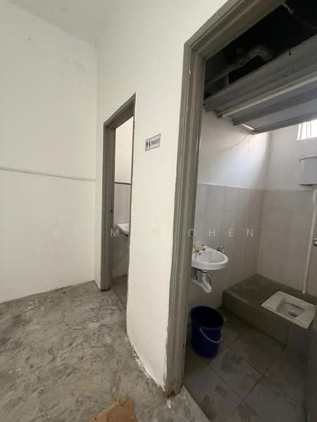 Shop for Rent in Taman Nusa Sentral (Iskandar Puteri (Nusajaya)) - Herman Chen - Bathroom - PropertyGuru.com.my