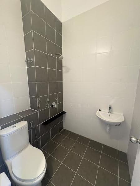2-storey Terraced House for Rent in Setia Utama (Setia Alam) - Max Khor Phor xiong - Bathroom - PropertyGuru.com.my