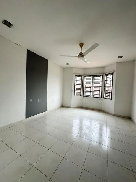Rumah Teres 2-Tingkat untuk Dijual di Taman Bestari Indah (Ulu Tiram) - Alice Chia - Living Room - PropertyGuru.com.my
