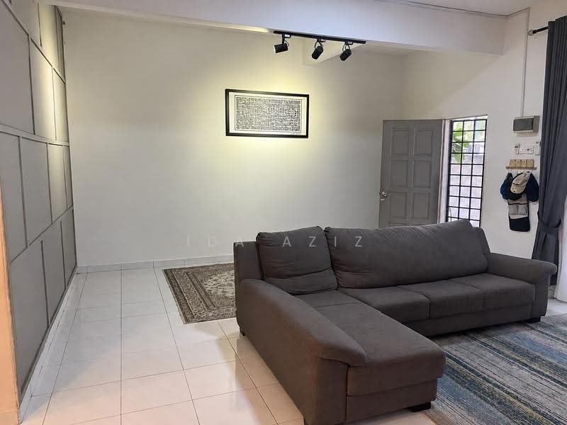 2-storey Terraced House for Sale in Taman Pulai Utama (Skudai) - Ida Aziz - Living Room - PropertyGuru.com.my