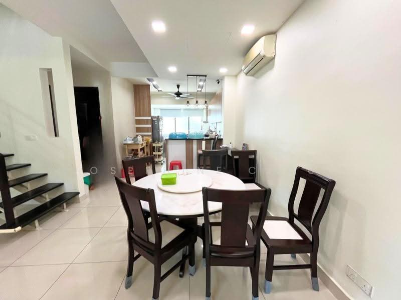 Rumah Teres 2.5-Tingkat untuk Dijual di Seksyen 16 (Shah Alam) - Josephine Chou - Dining Room - PropertyGuru.com.my