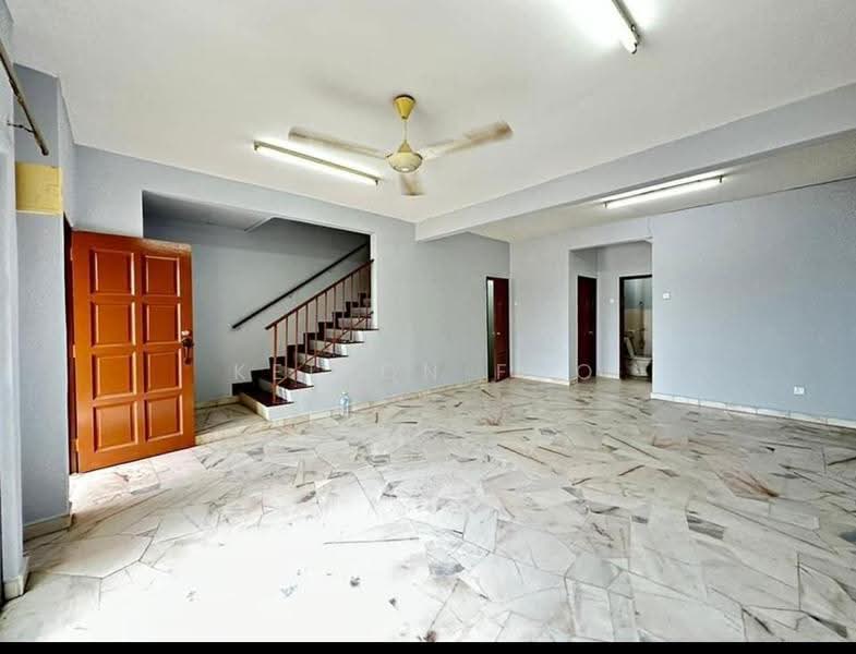 Rumah Teres 2-Tingkat untuk Dijual di Kota Emerald (Rawang) - Kelton Foo - Living Room - PropertyGuru.com.my