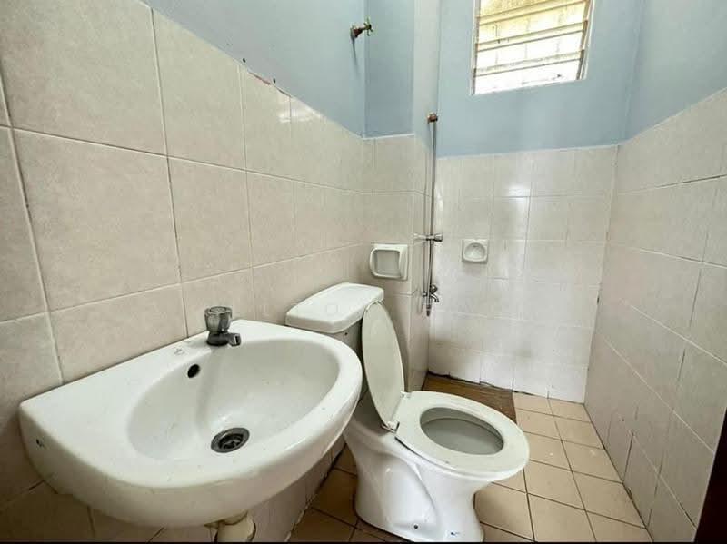 Rumah Teres 2-Tingkat untuk Dijual di Kota Emerald (Rawang) - Kelton Foo - Bathroom - PropertyGuru.com.my