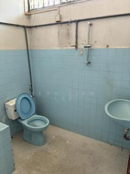 Semi-Detached House for Sale in Kampung Kasipillay (Kuala Lumpur) - Yeoh Liew Lee - Bathroom - PropertyGuru.com.my