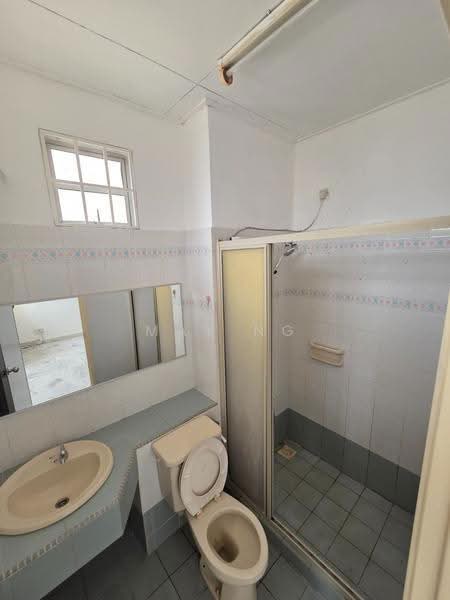Rumah Teres 2-Tingkat untuk Disewa di Usj 21 (Subang Jaya) - May Ng - Bathroom - PropertyGuru.com.my