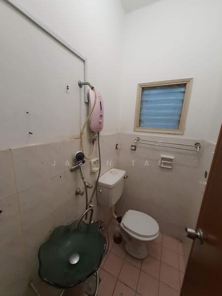 Rumah Teres 2-Tingkat untuk Disewa di TAMAN PUCHONG UTAMA (Puchong) - Jason Tan - Bathroom - PropertyGuru.com.my