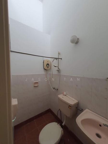 Rumah Teres 2-Tingkat untuk Disewa di TAMAN PUCHONG UTAMA (Puchong) - Jason Tan - Bathroom - PropertyGuru.com.my