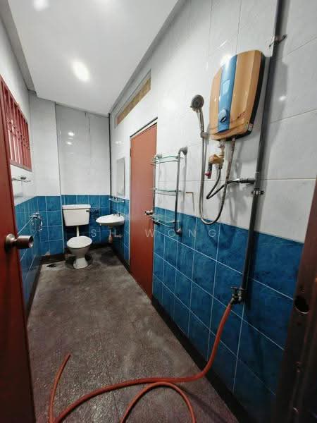 Terraced House for Rent in Taman Mutiara Rini (Skudai) - SH Wong - Bathroom - PropertyGuru.com.my