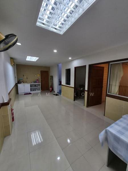 Kedai untuk Disewa di Taman Ungku Tun Aminah (Skudai) - Jamie Low - Kitchen - PropertyGuru.com.my