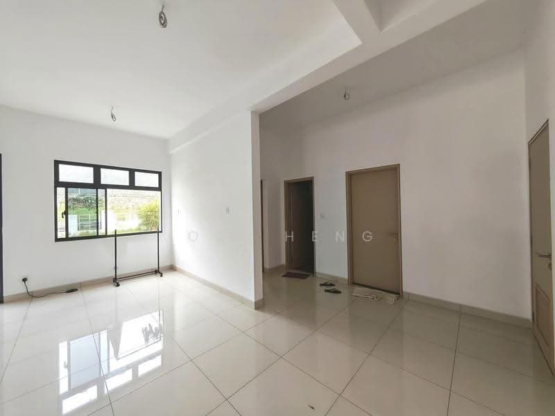 Rumah Teres 2-Tingkat untuk Dijual di Bandar Enstek (Negeri Sembilan) - Joey Heng - Living Room - PropertyGuru.com.my
