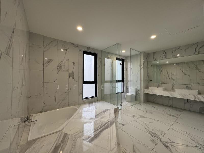 Bungalow House for Sale in Taman Tunku (Bukit Tunku (Kenny Hills)) - Jeffrey Ng - Bathroom - PropertyGuru.com.my