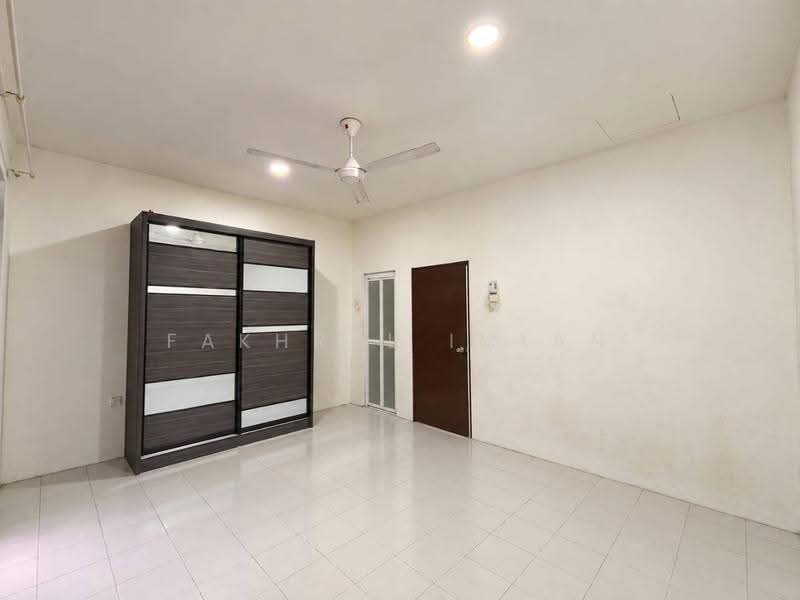 Rumah Teres 2-Tingkat untuk Dijual di Taman Scientex Pasir Gudang (Pasir Gudang) - Fakhrul Imlan - Bedroom - PropertyGuru.com.my