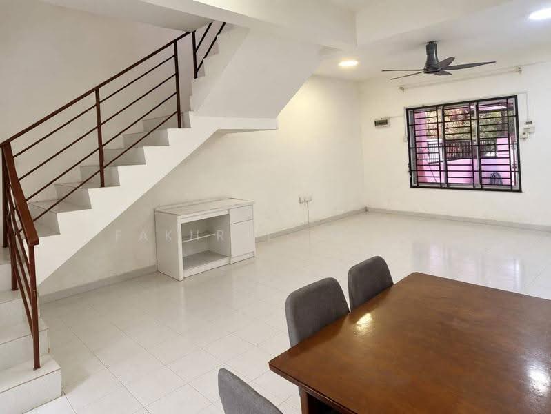 Rumah Teres 2-Tingkat untuk Dijual di Taman Scientex Pasir Gudang (Pasir Gudang) - Fakhrul Imlan - Living Room - PropertyGuru.com.my