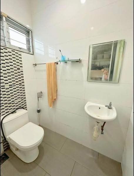 Rumah Teres 2-Tingkat untuk Dijual di Taman Dagang (Ampang) - Wayne Yap - Bathroom - PropertyGuru.com.my