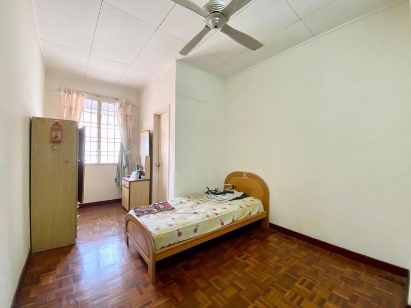 2-storey Terraced House for Sale in Sungai Ara (Penang) - Ronald Kee - Bedroom - PropertyGuru.com.my
