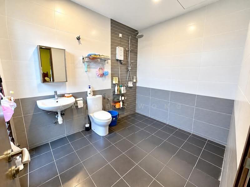 Rumah Teres 3-Tingkat untuk Dijual di Kinrara Residence (Puchong) - Kayden Wong - Bathroom - PropertyGuru.com.my