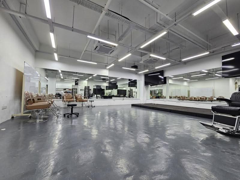 Retail Space for Sale in Damansara Perdana (Selangor) - Wawa Leong - Interior - PropertyGuru.com.my