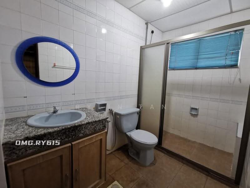 Condominium for Sale at Dynasty Condo (Dinasti Klang) - Rylin Tan - Bathroom - PropertyGuru.com.my
