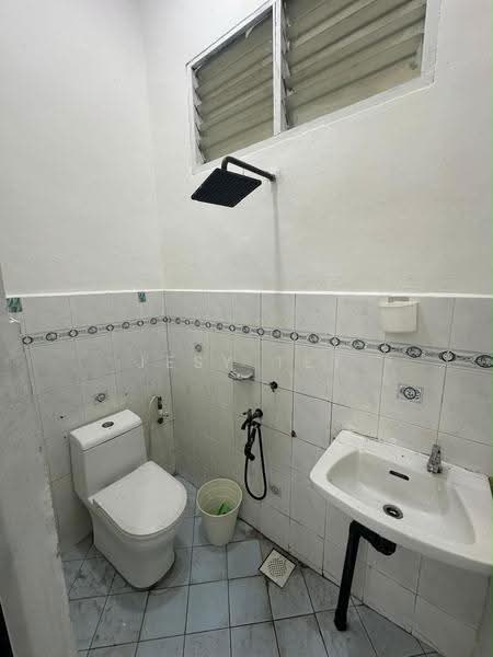 1-storey Terraced House for Sale in Taman Desa (Kulai) - Jesy Tey - Bathroom - PropertyGuru.com.my