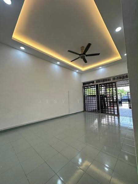 1-storey Terraced House for Sale in Taman Desa (Kulai) - Jesy Tey - Living Room - PropertyGuru.com.my