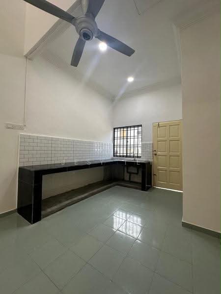 1-storey Terraced House for Sale in Taman Desa (Kulai) - Jesy Tey - Kitchen - PropertyGuru.com.my