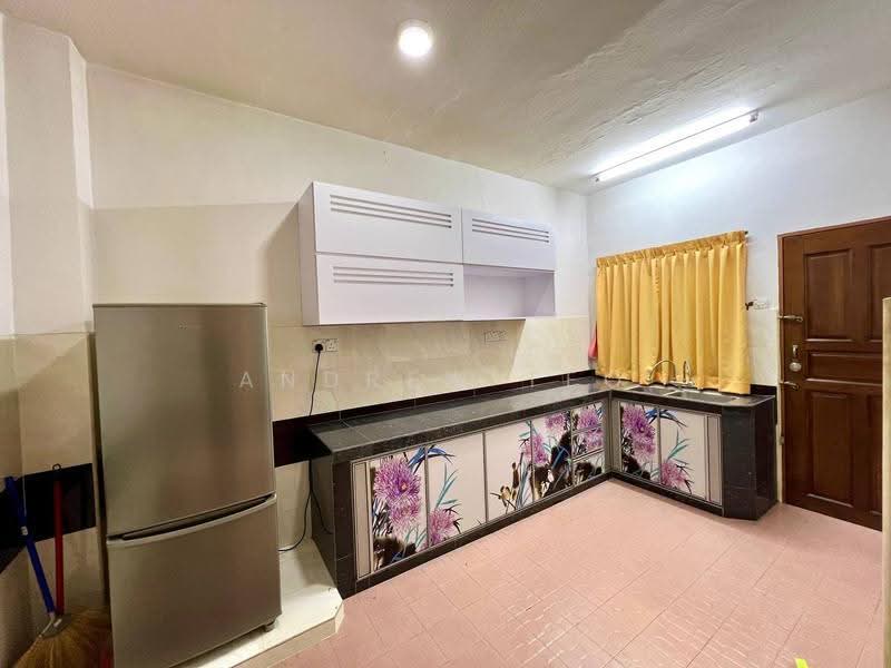 2-storey Terraced House for Sale in Taman Desa Jaya (Johor Bahru) - Andrew Teo - Kitchen - PropertyGuru.com.my