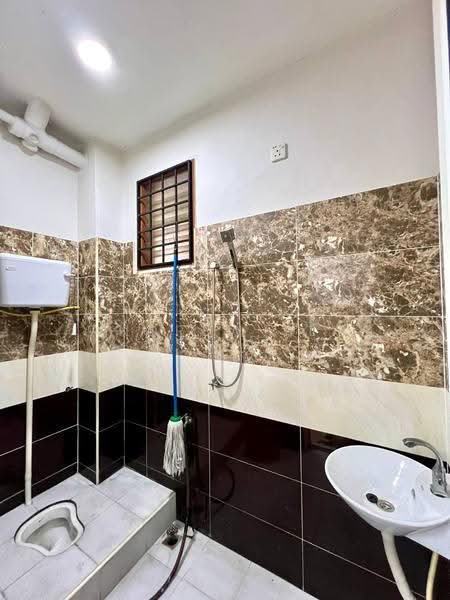 2-storey Terraced House for Sale in Taman Desa Jaya (Johor Bahru) - Andrew Teo - Bathroom - PropertyGuru.com.my