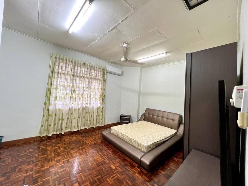 2-storey Terraced House for Sale in Taman Desa Jaya (Johor Bahru) - Andrew Teo - Bedroom - PropertyGuru.com.my